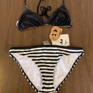 BNWT Jr/Womens 2 piece Swimwear with reversible top (size Med)